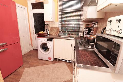 3 bedroom terraced house for sale, Hopbine Avenue, Bradford BD5