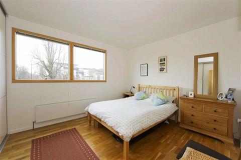 1 bedroom flat to rent, St. James's Road, London SE16