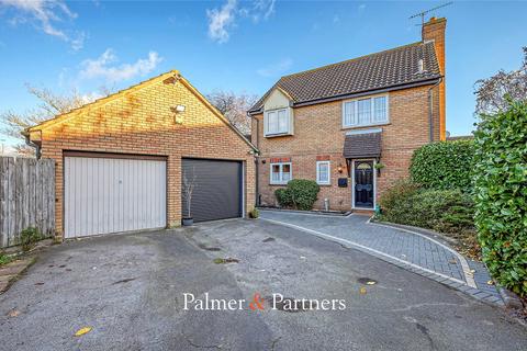 4 bedroom detached house for sale, Palmers Croft, Chelmsford, Essex, CM2