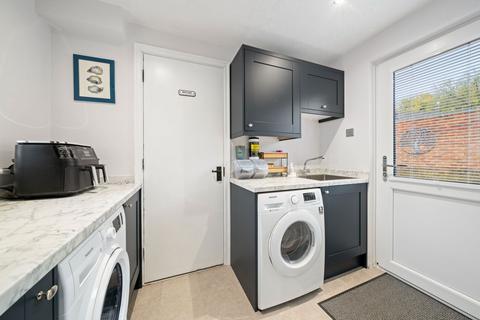 16 Heritage Park, Basingstoke, RG22 4XT