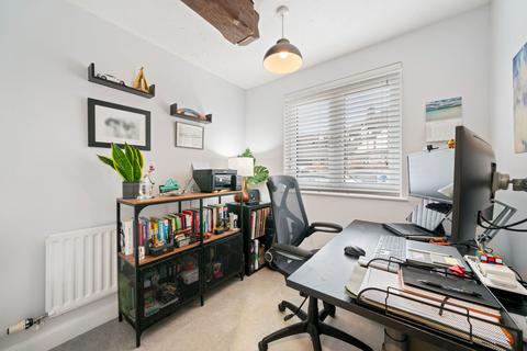 16 Heritage Park, Basingstoke, RG22 4XT