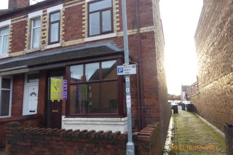 2 bedroom end of terrace house to rent, Vessey Terrace, Newcastle ST5