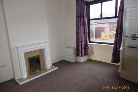 2 bedroom end of terrace house to rent, Vessey Terrace, Newcastle ST5