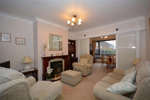 3 bedroom semi-detached house for sale, Newlands Walk, Stanley, Wakefield, West Yorkshire