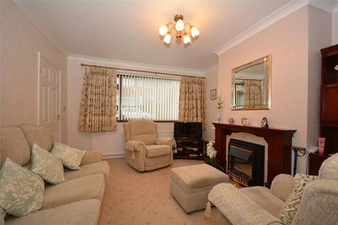 3 bedroom semi-detached house for sale, Newlands Walk, Stanley, Wakefield, West Yorkshire