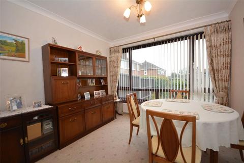 3 bedroom semi-detached house for sale, Newlands Walk, Stanley, Wakefield, West Yorkshire