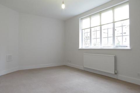 2 bedroom house to rent, Dekker Road, London, SE21