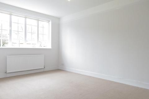 2 bedroom house to rent, Dekker Road, London, SE21