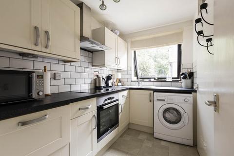 1 bedroom flat for sale, Somercoates Close, Cockfosters, EN4