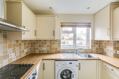 1 bedroom end of terrace house to rent, Barnfield Way, Hurst Green, Oxted