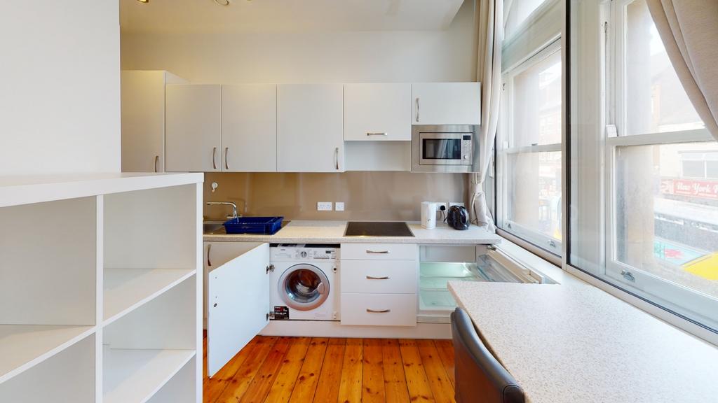 102-29-Upper-Parliament-St-Kitchen