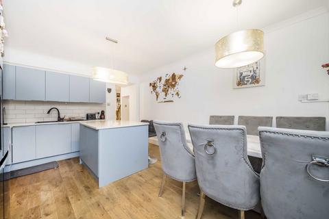 5 bedroom house to rent, Artillery Passage, London E1