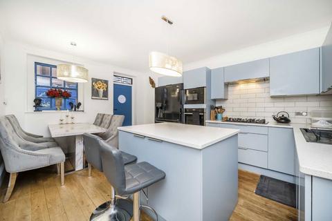 5 bedroom house to rent, Artillery Passage, London E1