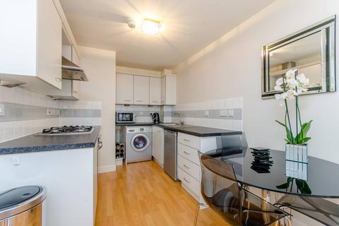 13 Isaac Way, London, SE1 1EE