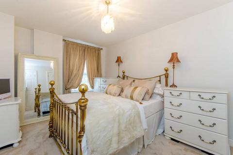 13 Isaac Way, London, SE1 1EE