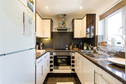 1 bedroom flat for sale, Kipling Drive, Colliers Wood, London, SW19