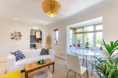 1 bedroom flat for sale, Kipling Drive, Colliers Wood, London, SW19