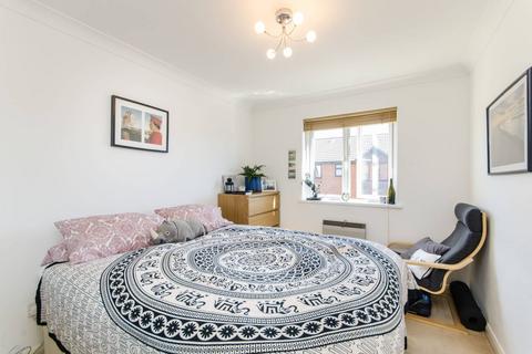 1 bedroom flat for sale, Kipling Drive, Colliers Wood, London, SW19