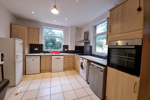 6 bedroom semi-detached house to rent, Conduit Road, Sheffield S10