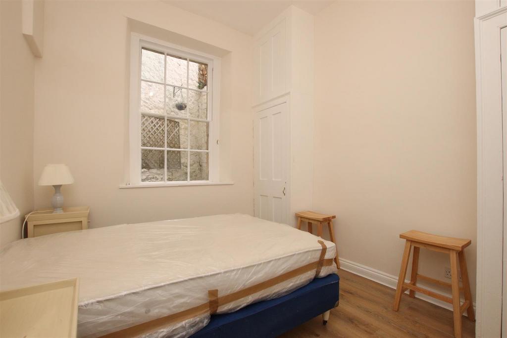 Bedroom (2).JPG