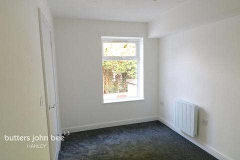 4 bedroom townhouse to rent, Pennell Street, Stoke-on-trent