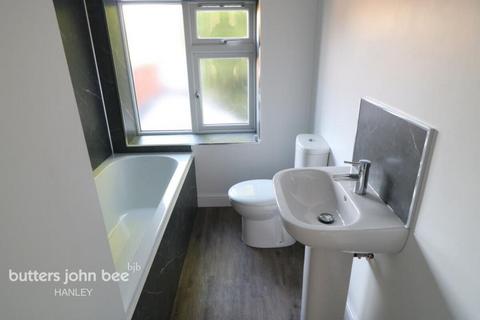 4 bedroom townhouse to rent, Pennell Street, Stoke-on-trent