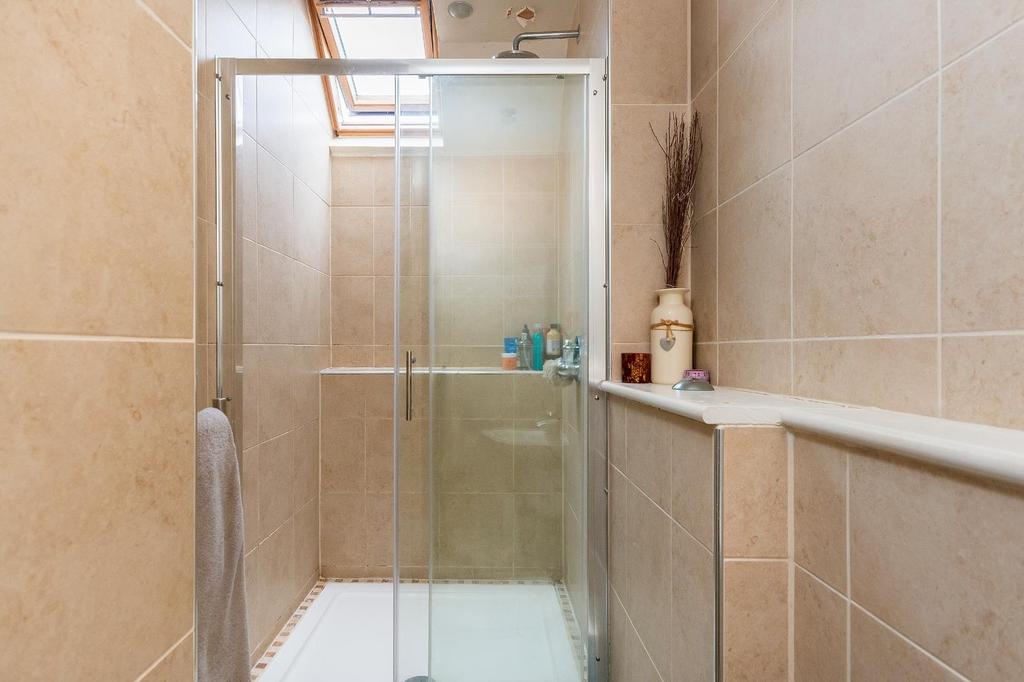 6 E7 CCN - Bathroom C.jpg