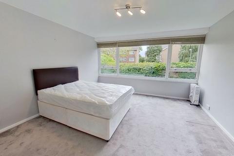 2 bedroom flat to rent, Eaton Court, Boxgrove Avenue, Guildford