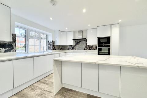 4 bedroom detached house for sale, The Spiert, Stone, Aylesbury HP17