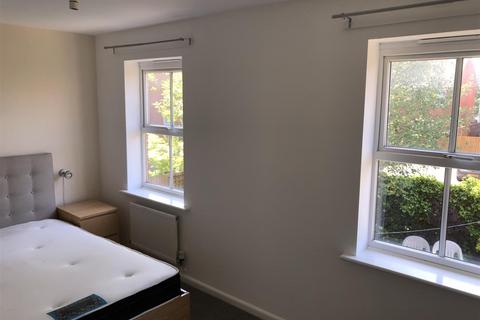 3 bedroom house to rent, Peregrine Street, Manchester