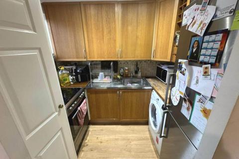 2 bedroom flat to rent, Everett Court, Watling Street