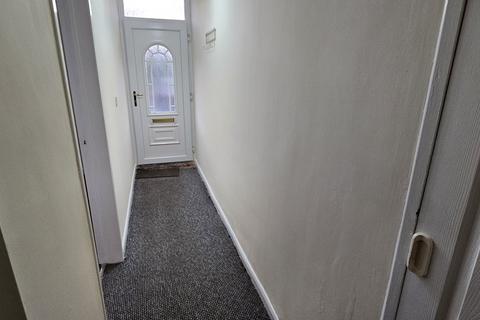 2 bedroom ground floor flat to rent, Whickham  Road, Hebburn NE31