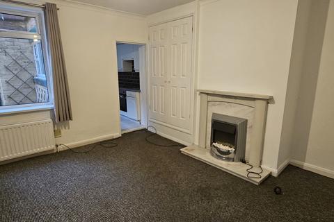 2 bedroom ground floor flat to rent, Whickham  Road, Hebburn NE31