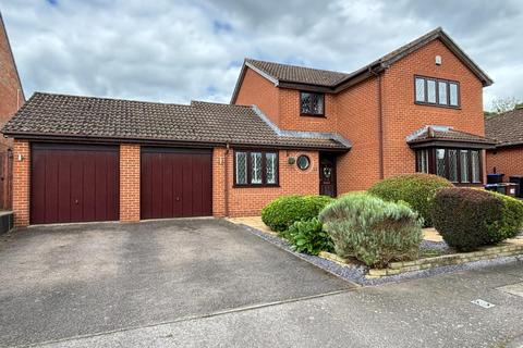 4 bedroom detached house to rent, Tanfield Lane, Rushmere, Northampton NN3