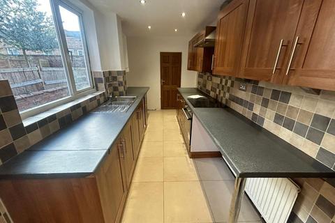 2 bedroom terraced house to rent, Hunter Street, The Mounts, Northampton NN1