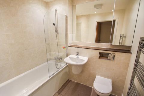 2 bedroom flat for sale, Queen Mary Avenue, South Woodford, E18