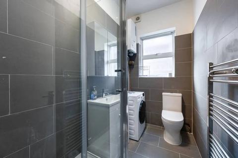 2 bedroom apartment for sale, Keyes Road, London, NW2