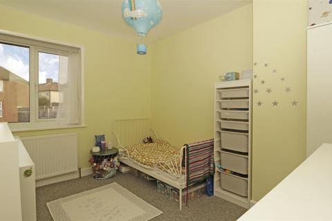 128 Prestbury Square, London, SE9 4NB