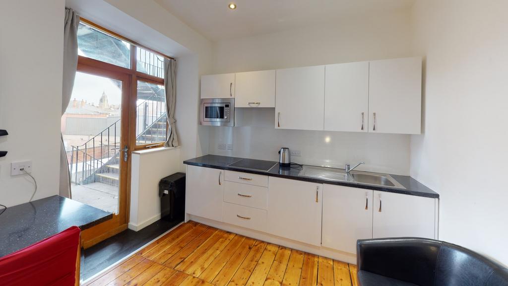109-UPS-Kitchen(1)