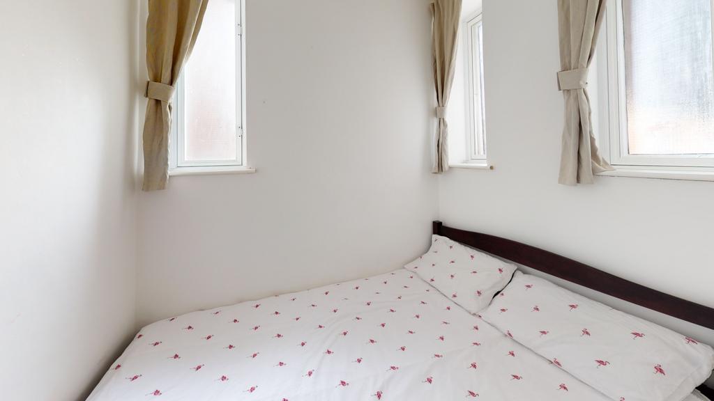 109-UPS-Bedroom