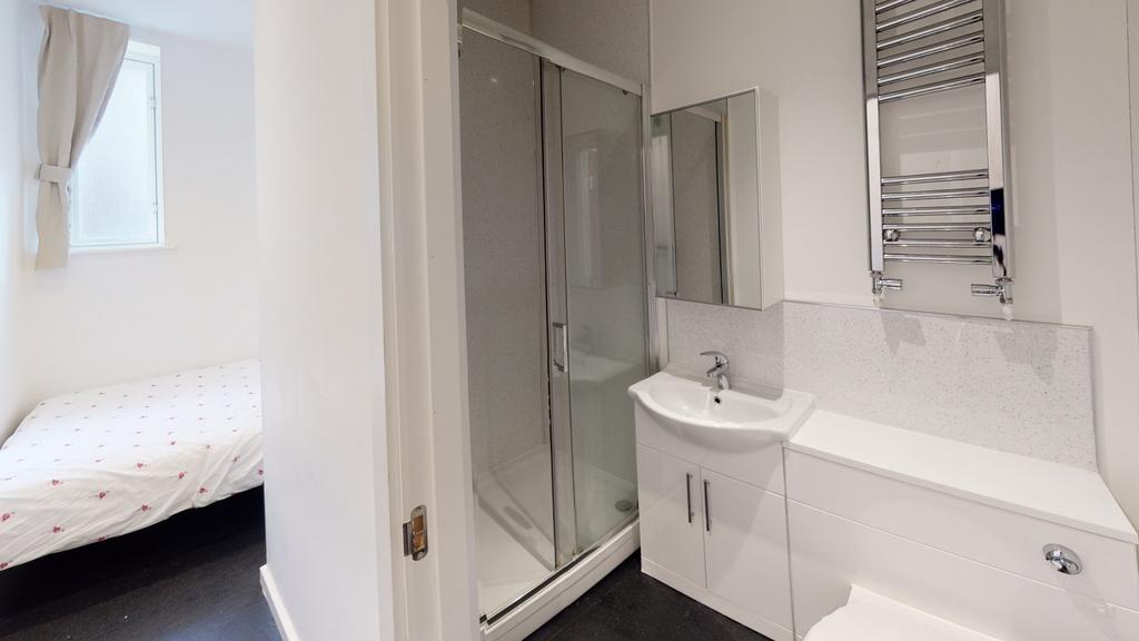 109-UPS-Bathroom
