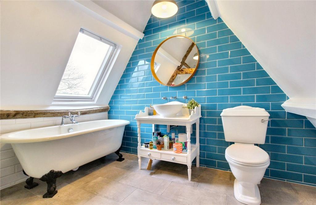 2nd Floor Bathroom