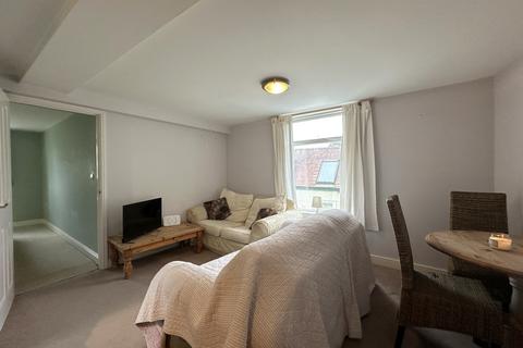 2 bedroom flat to rent, Wallingford Street, Wantage