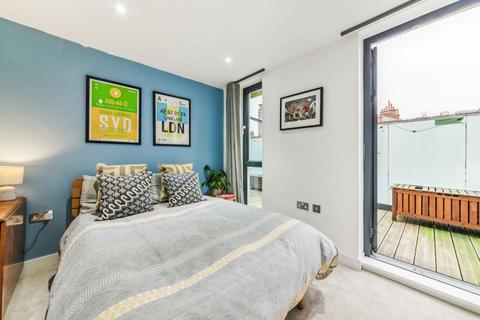 2 bedroom flat for sale, Lillie Road, London SW6