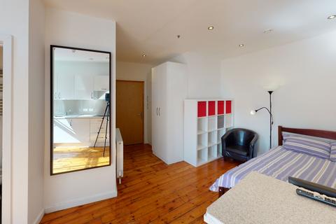 Studio to rent, 201, 29a Upper Parliament Street, Nottingham, Nottinghamshire, NG1