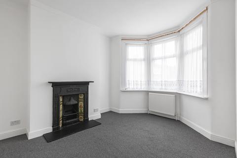 2 bedroom flat for sale, Sandford Avenue, London N22