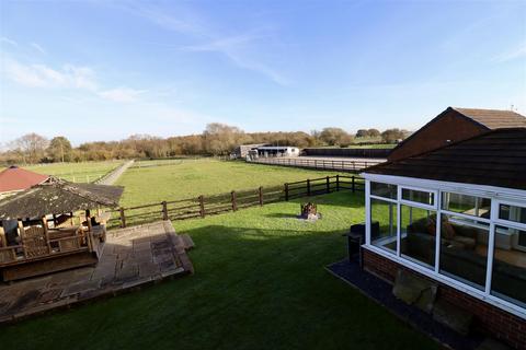 4 bedroom country house for sale, Wistow Road, Selby