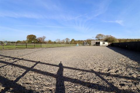 4 bedroom country house for sale, Wistow Road, Selby