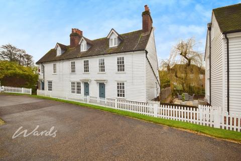 2 bedroom terraced house to rent, High Street Farningham DA4