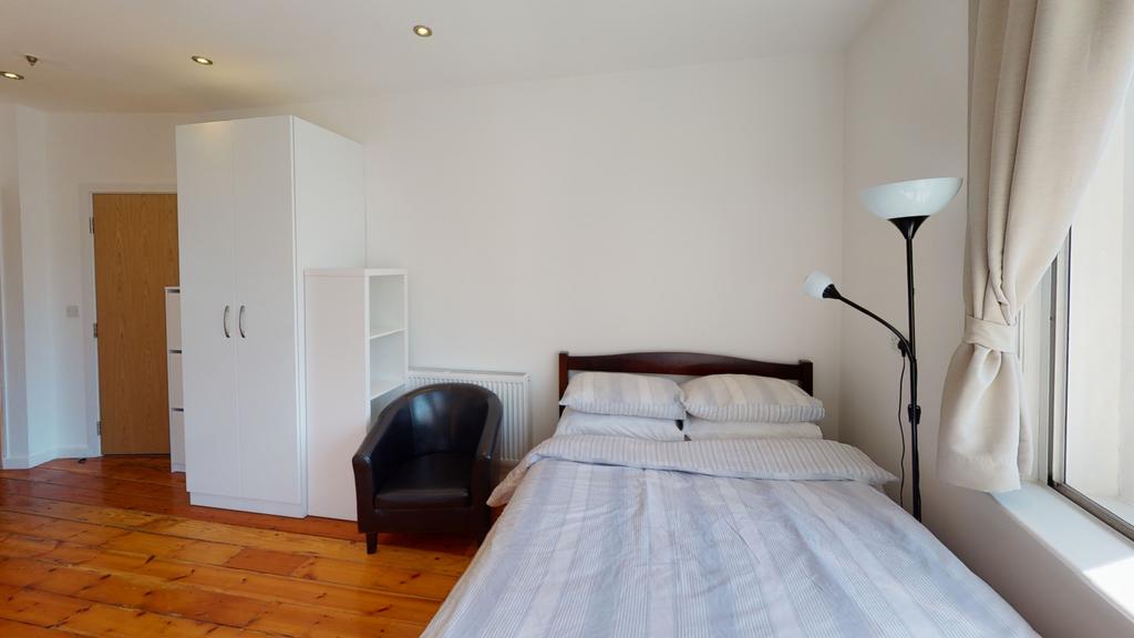 204-UPS-Bedroom(1)